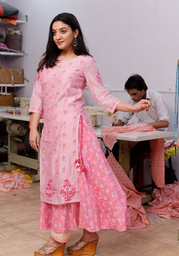 Chanderi Silk Embroidery kurta with Cotton Printed Inner