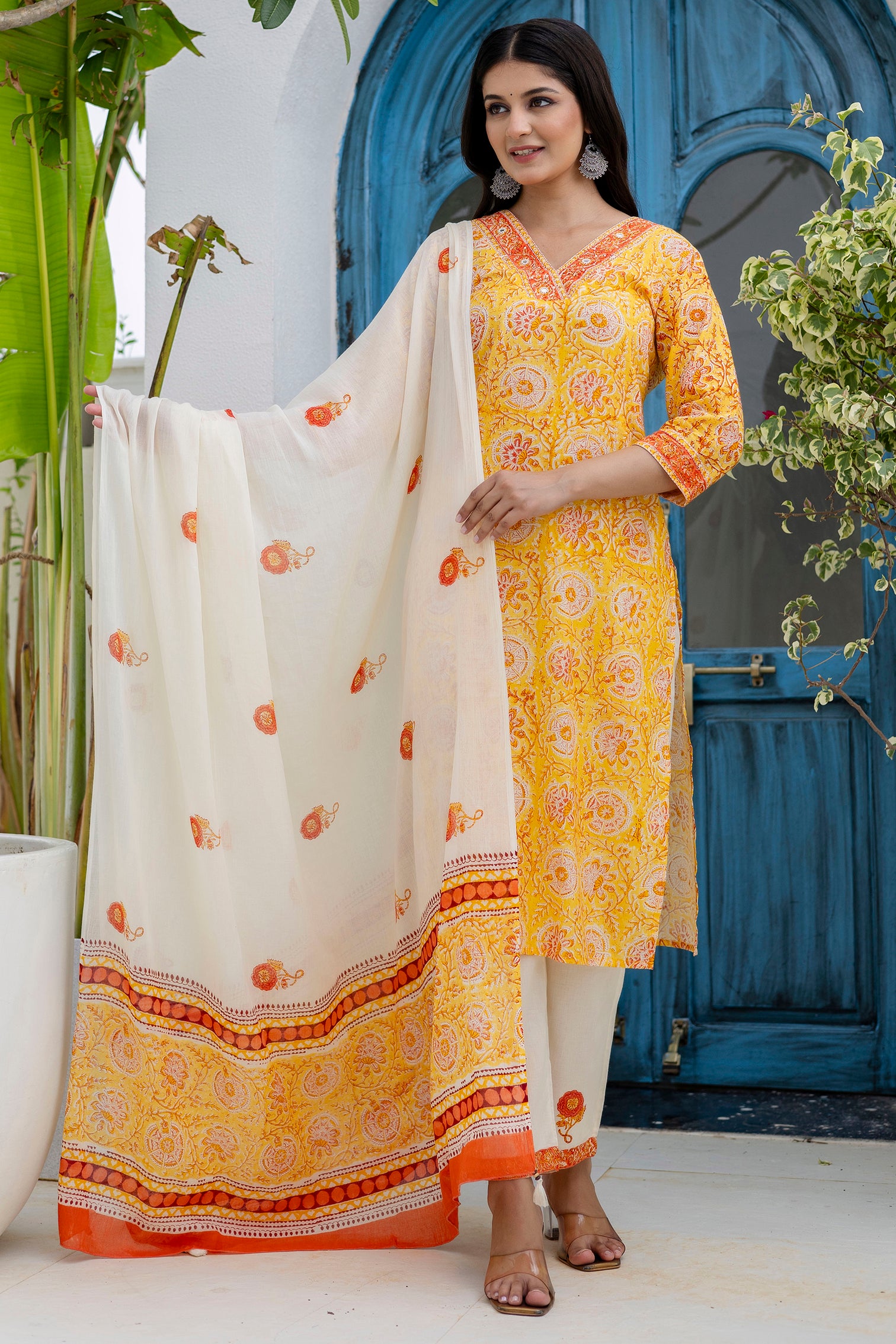 Block Printed Kurta Set In V-Neck