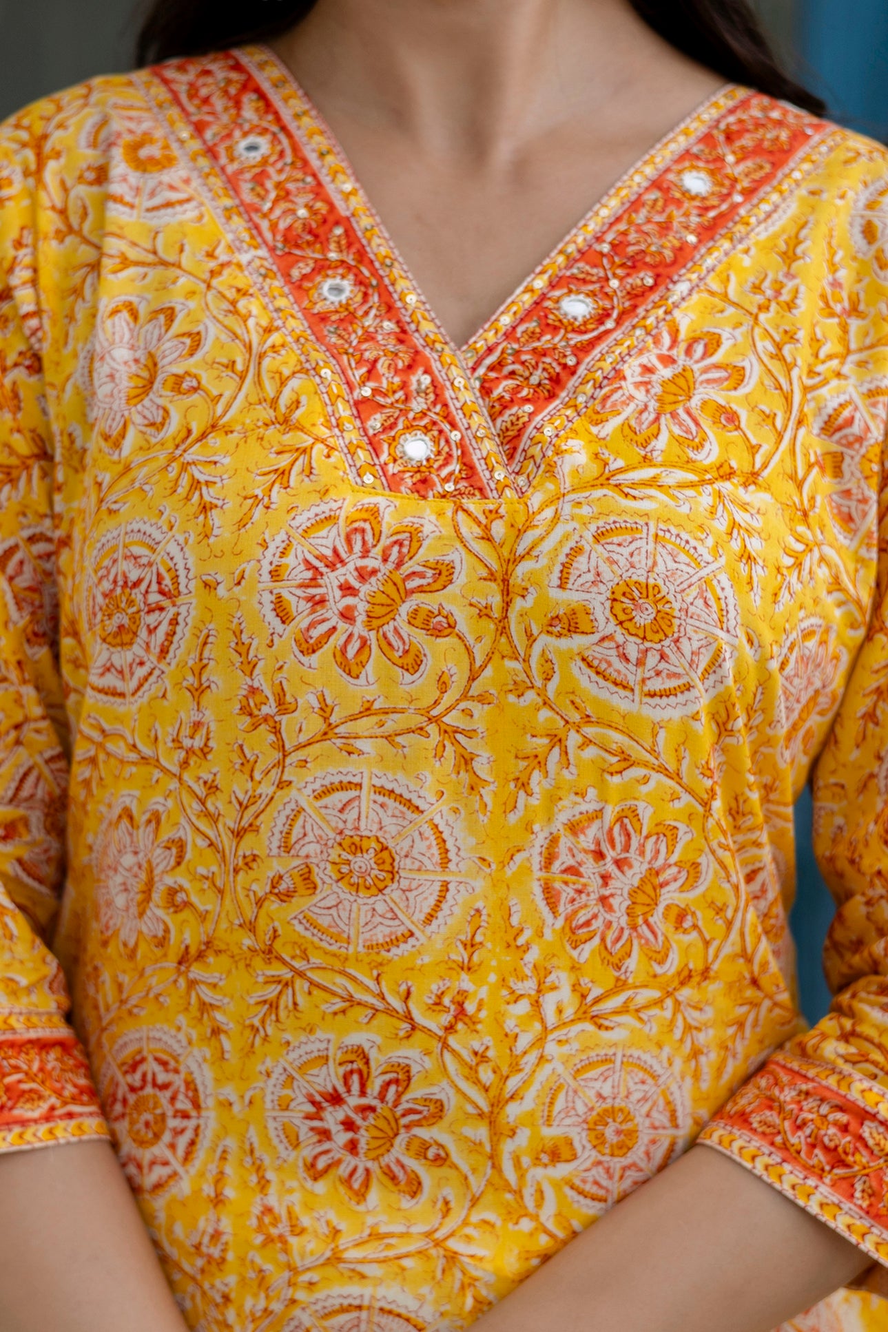 Block Printed Kurta Set In V-Neck