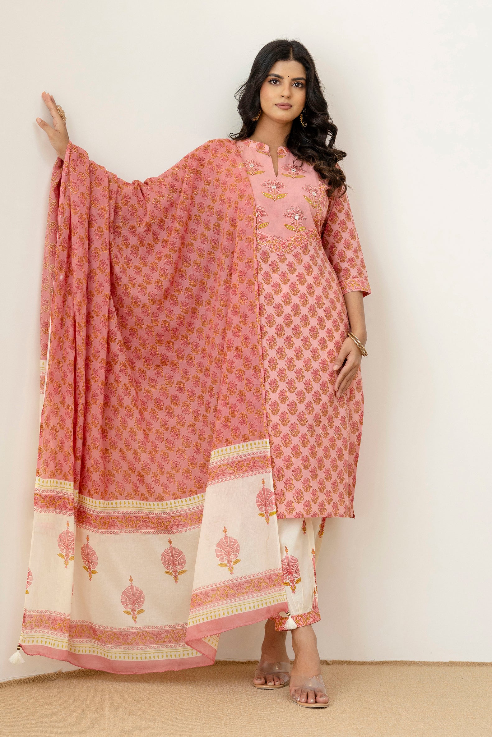 Cotton Booti Print Kurta Set In Pink