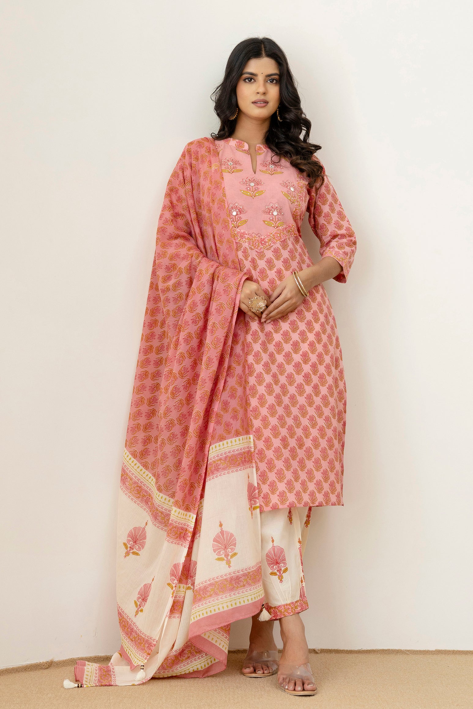 Cotton Booti Print Kurta Set In Pink