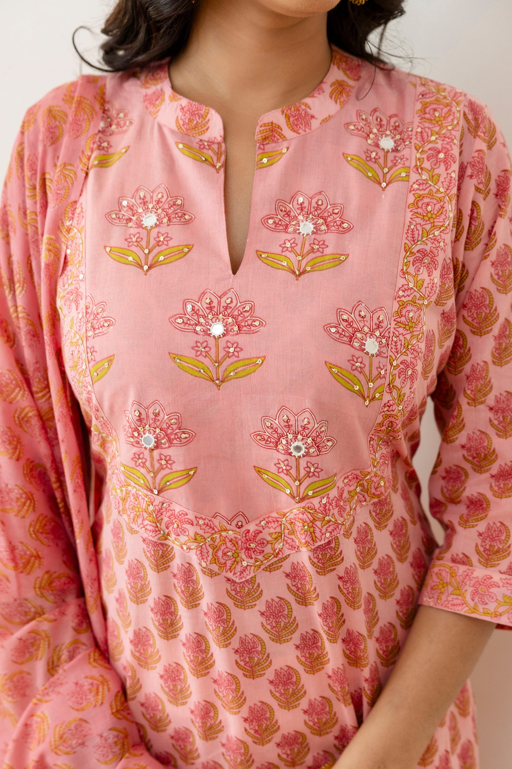 Cotton Booti Print Kurta Set In Pink