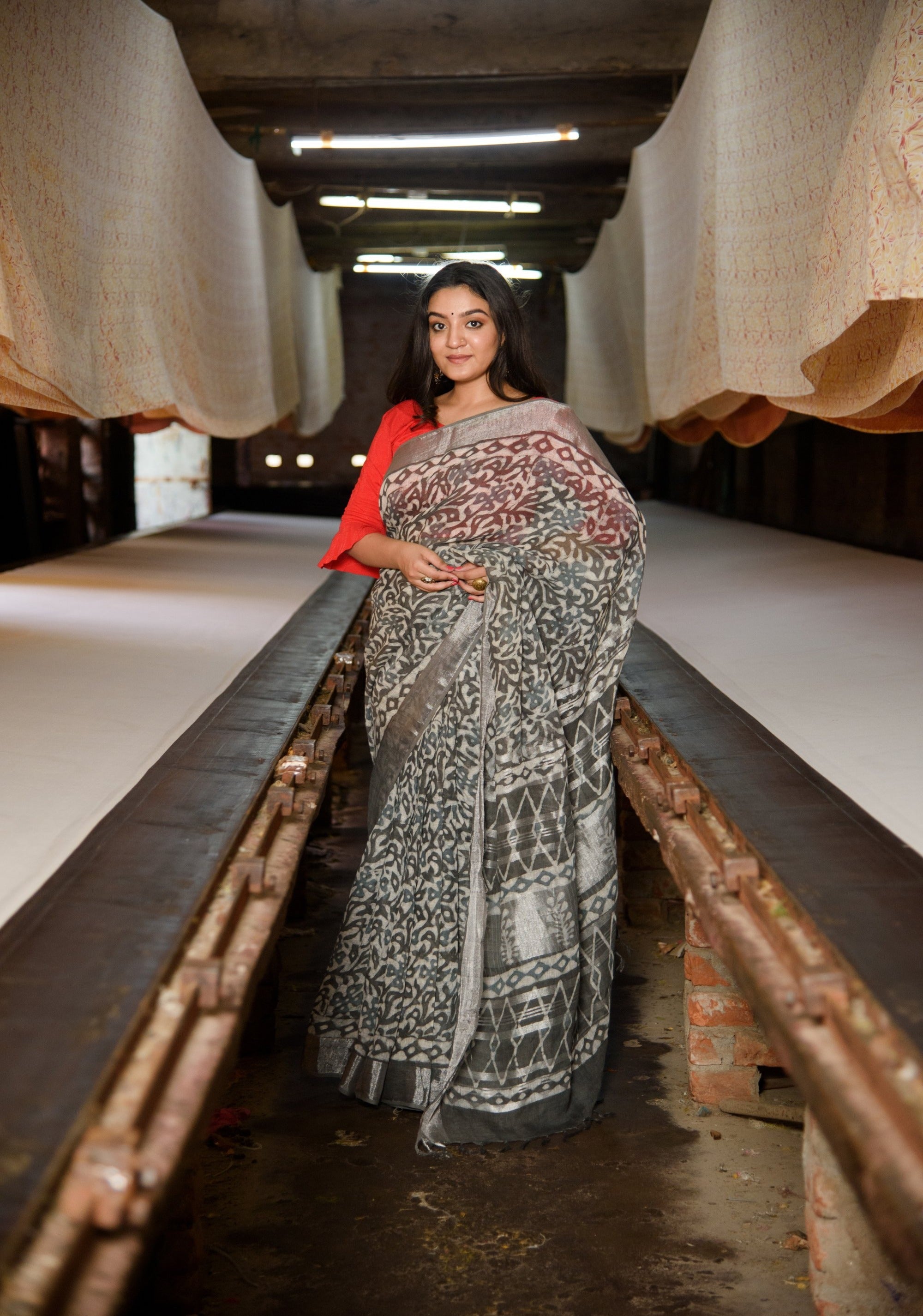 Linen Saree in Dabu Block Print