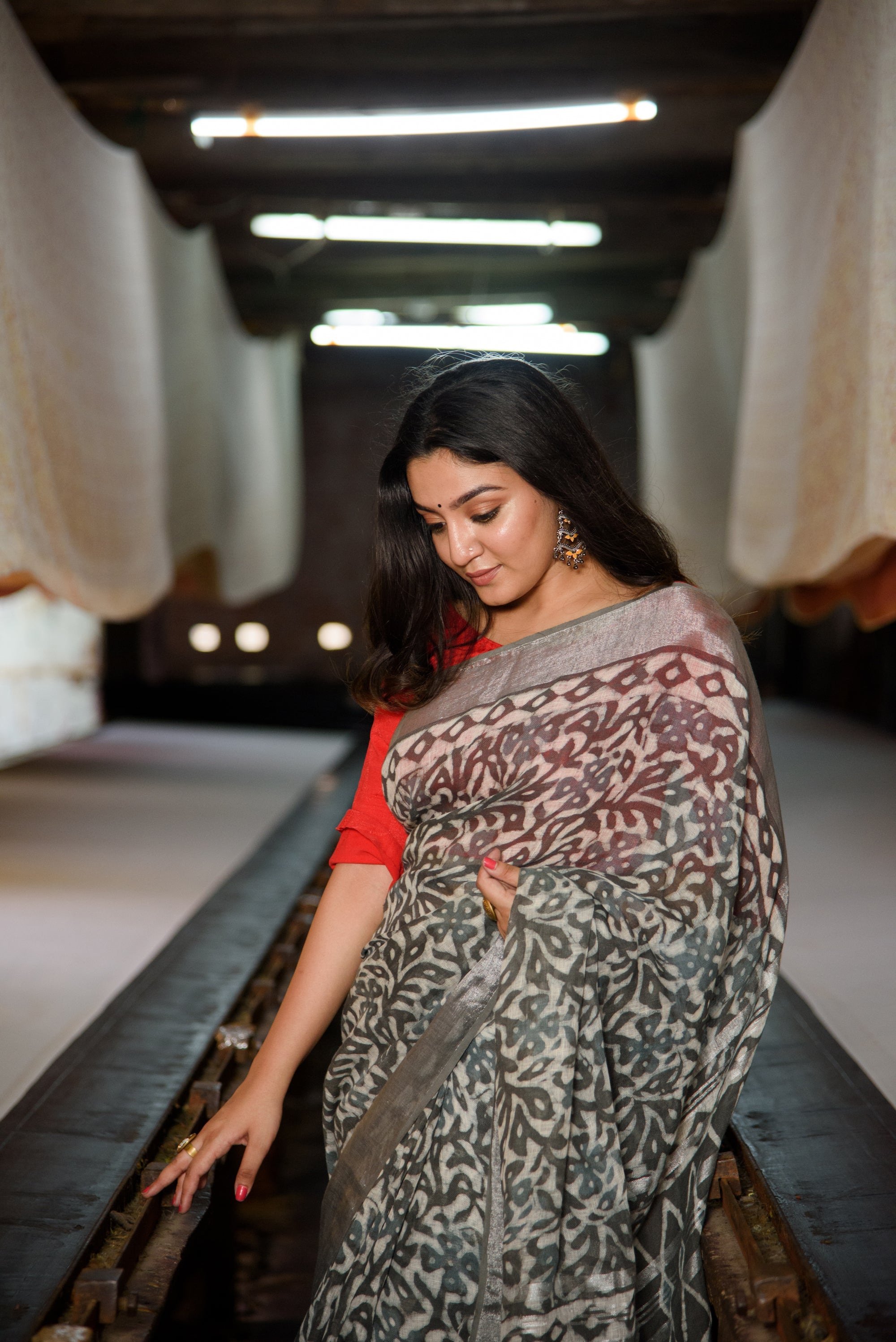 Linen Saree in Dabu Block Print